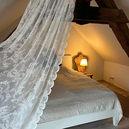 Ko, Es Kavics Vendeghazak